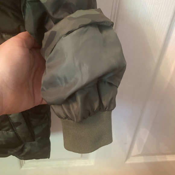 Gap Boys Puffer Coat EUC 18-24M Mid Length Detach-Hooded Camo ColdControl Max - Picture 5 of 10